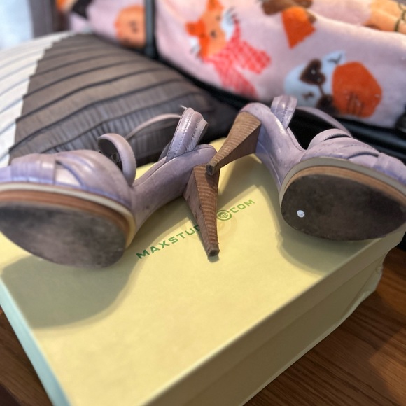 MaxStudio Bella Size 6M Leather Sandal in Lavender - Picture 11 of 16